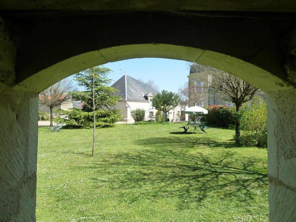 Hotel & Spa Chai De La Paleine Le Puy-Notre-Dame Dış mekan fotoğraf