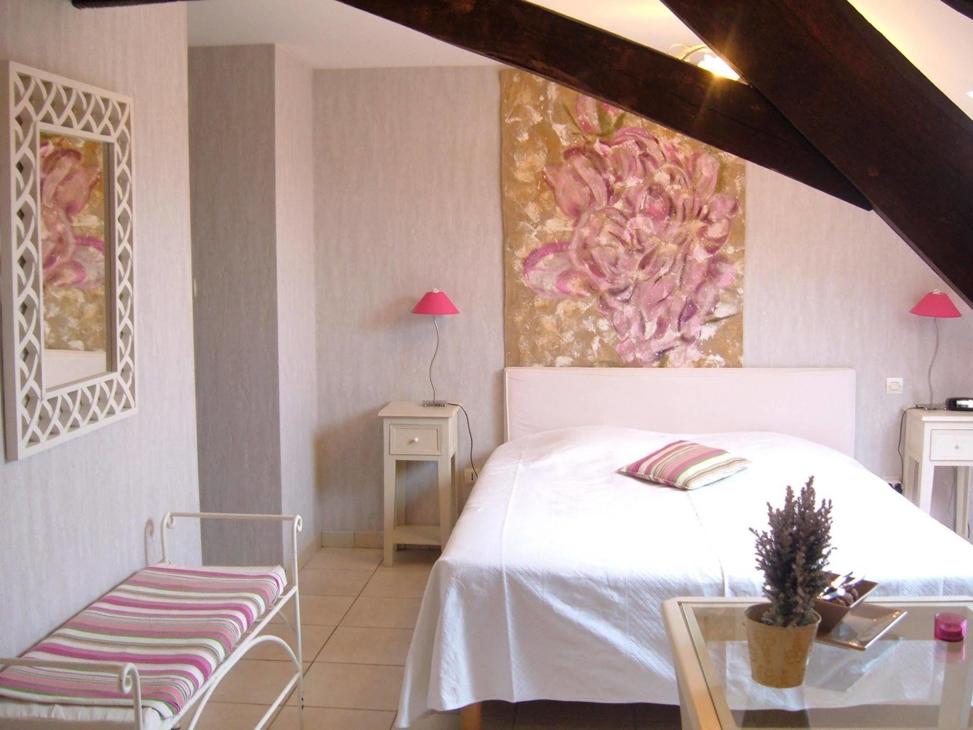 Hotel & Spa Chai De La Paleine Le Puy-Notre-Dame Dış mekan fotoğraf
