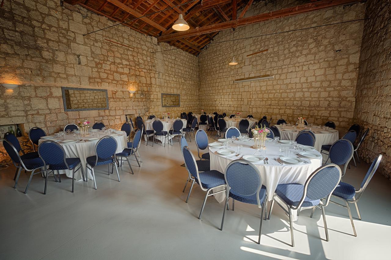 Hotel & Spa Chai De La Paleine Le Puy-Notre-Dame Dış mekan fotoğraf
